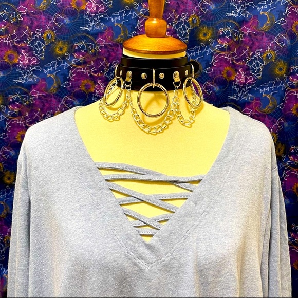 🌈 Wonderful v neck detail top - Picture 1 of 11